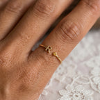 Verstellbarer Geburtsstein-Ring mit Initiale "Tove"