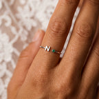Verstellbarer Geburtsstein-Ring mit Initiale "Tove"