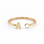Verstellbarer Geburtsstein-Ring mit Initiale "Tove"